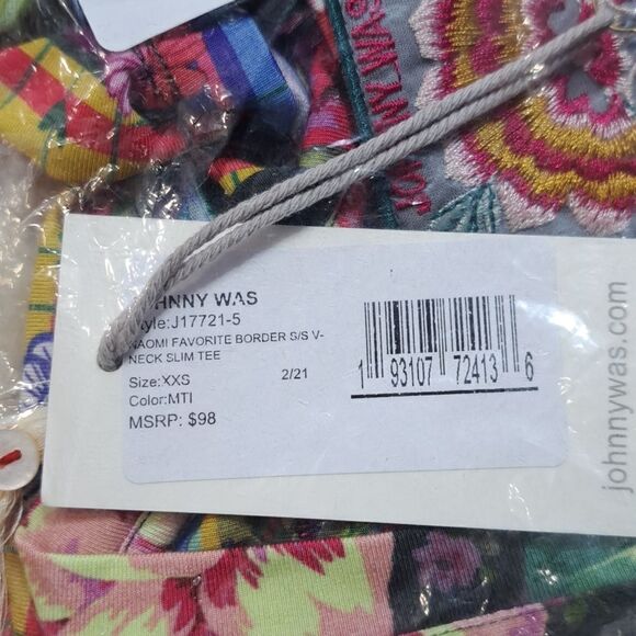 NWT Johnny Was Naomi Favorite Boarder V Neck Tee Multi Color - Picture 6 of 7